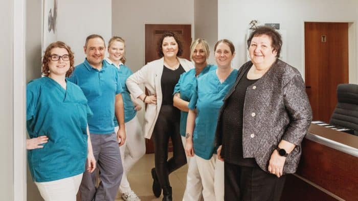 teamfoto medizinische fusspfege kovac am empfang